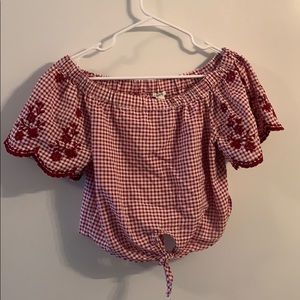 🟢 5/$20 Off the Shoulder Crop Top